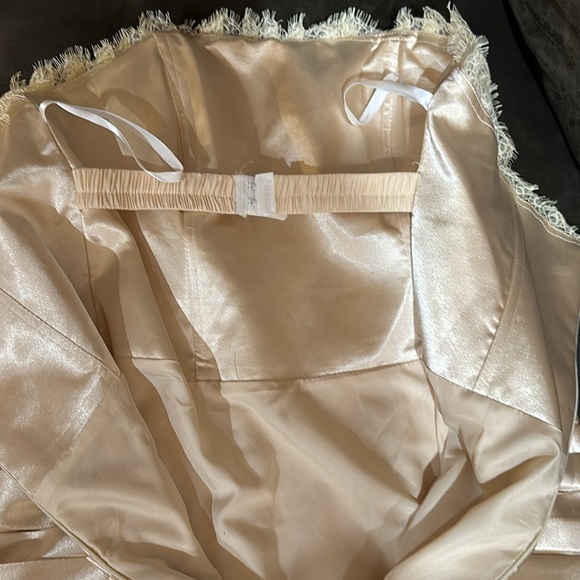 SOLD -NWOT -Scalloped Neck Knee-Length Charmeuse Cocktail Dress w/Ruffle Beading - Picture 3 of 6